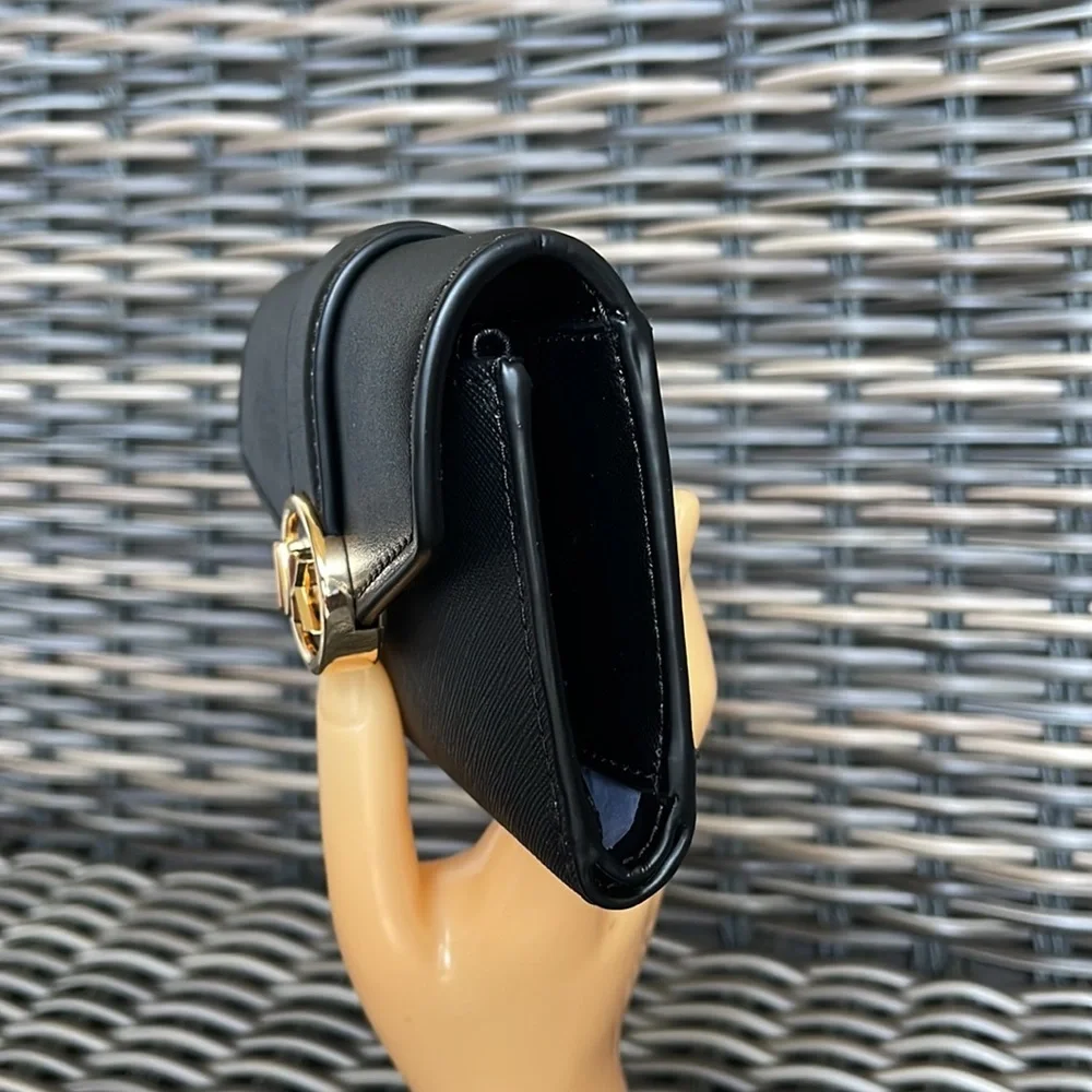 MICHAEL KORS CARMEN MEDIUM LOGO AND FAUX LEATHER WALLET BLACK